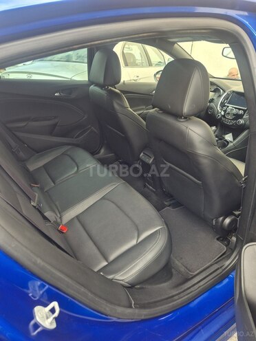Chevrolet Cruze-12