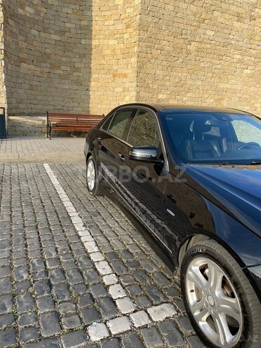 Mercedes E 350-11