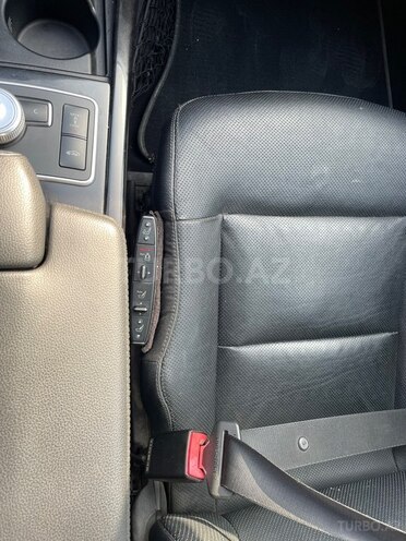 Mercedes E 350-21