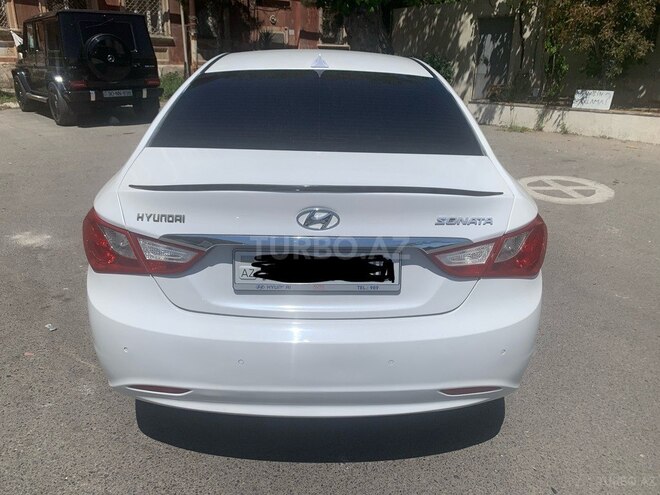 Hyundai Sonata-5
