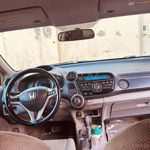 Honda Insight-3