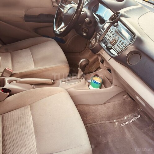 Honda Insight-7