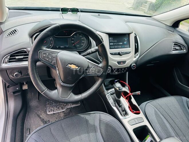 Chevrolet Cruze-21