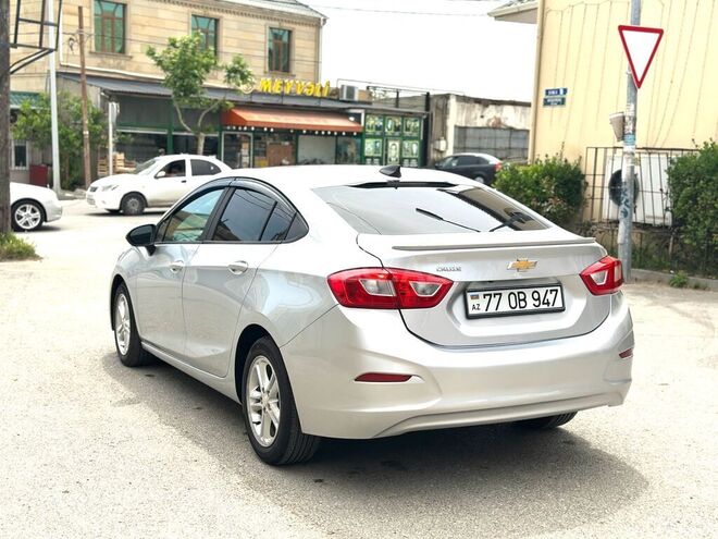 Chevrolet Cruze-10