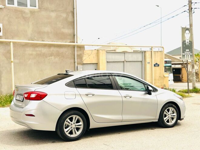 Chevrolet Cruze-5