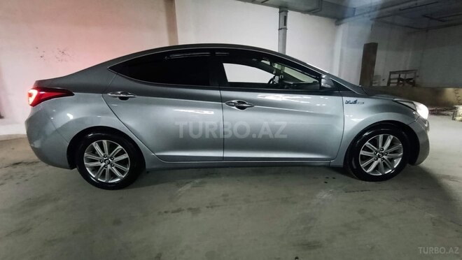 Hyundai Avante-5