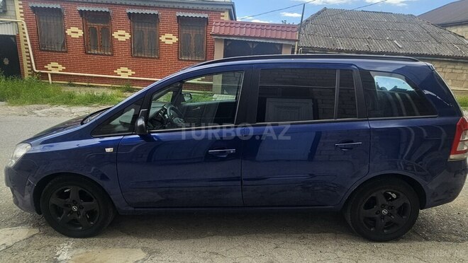 Opel Zafira-4