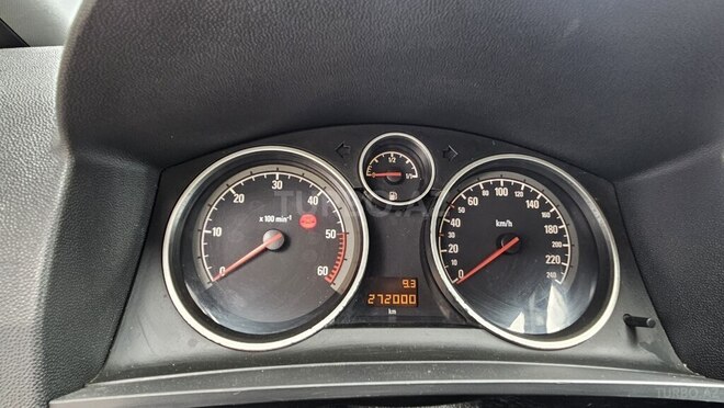 Opel Zafira-9