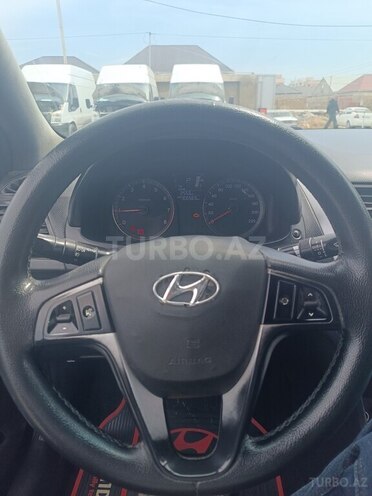 Hyundai Accent-9