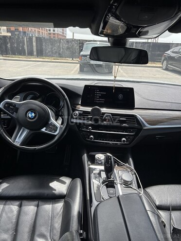 BMW 530e-7