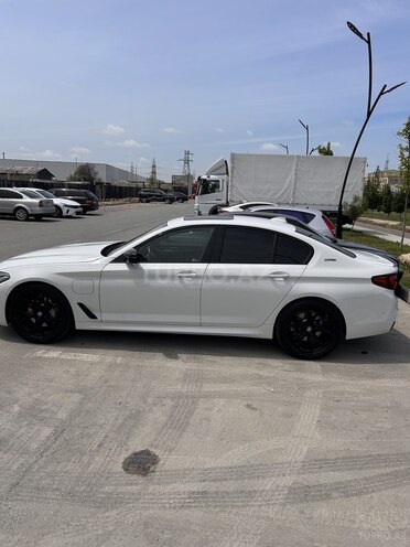 BMW 530e-3