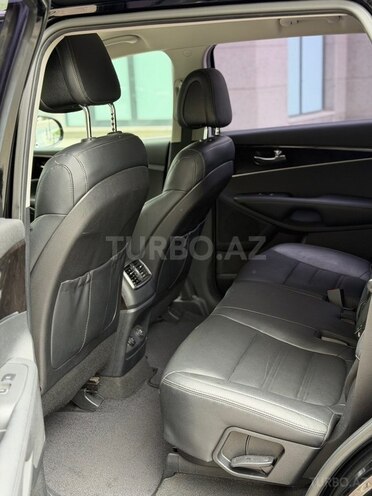 Kia Sorento-12