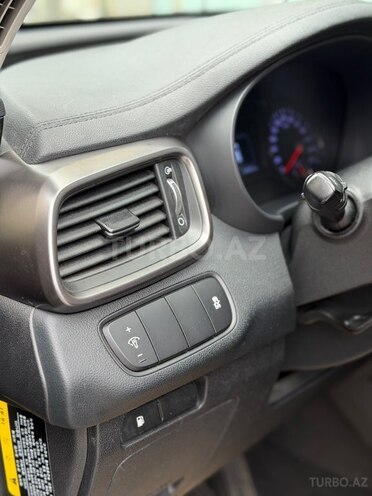 Kia Sorento-13