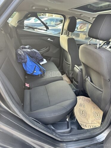 Ford Focus-6