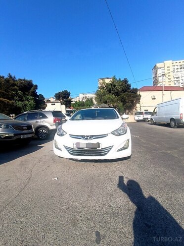 Hyundai Elantra-1