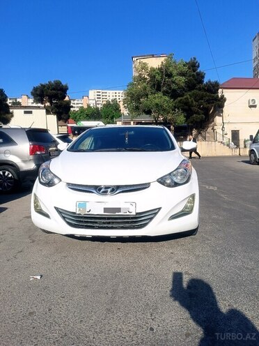 Hyundai Elantra-2