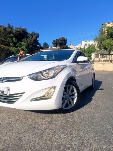 Hyundai Elantra-13