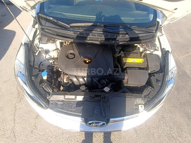 Hyundai Elantra-17