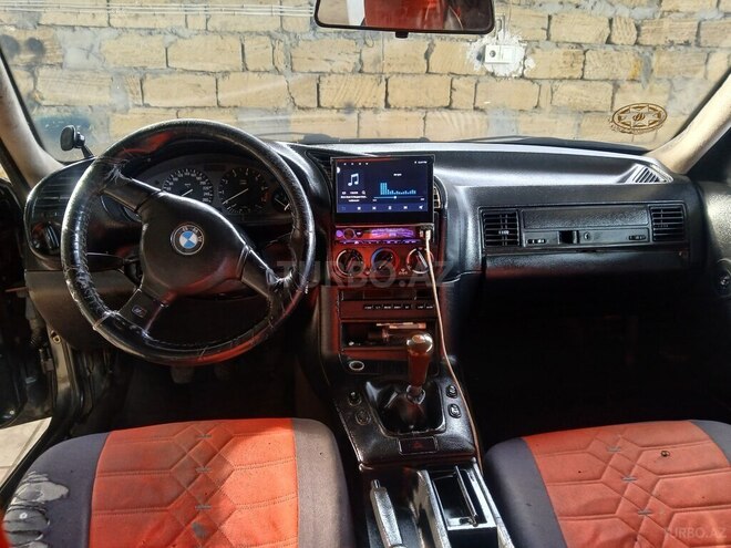 BMW 320-2