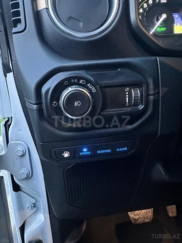 Jeep Wrangler-11