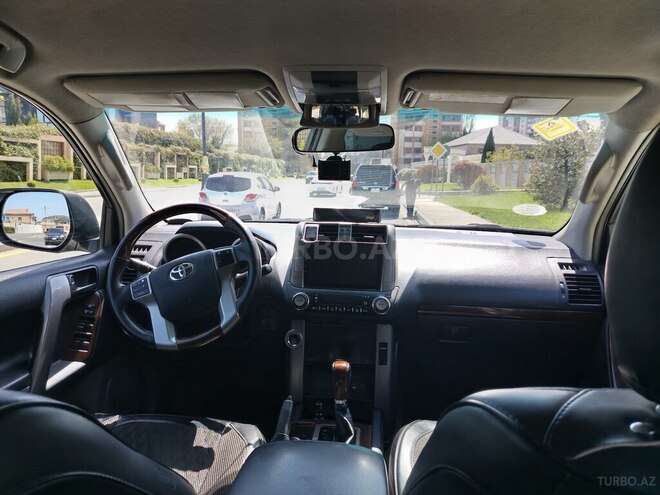Toyota Land Cruiser Prado-6