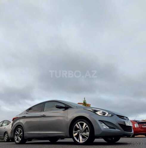 Hyundai Elantra-10