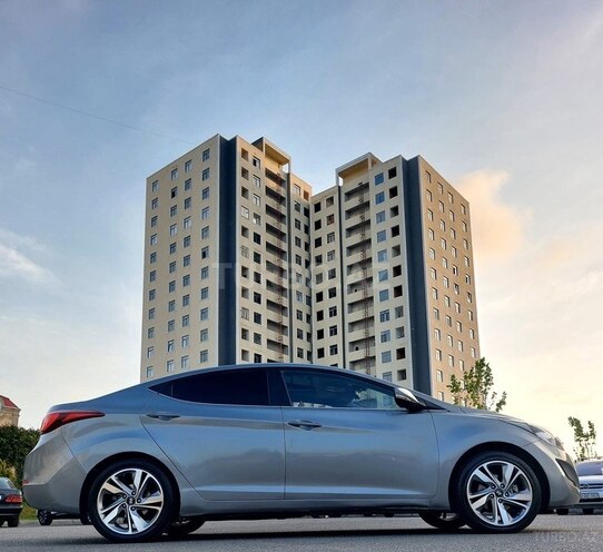 Hyundai Elantra-7