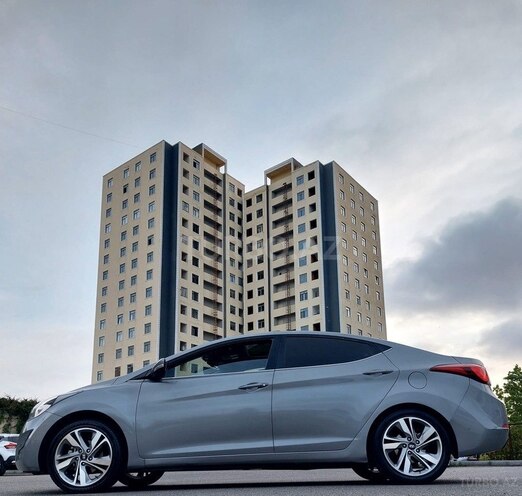 Hyundai Elantra-18