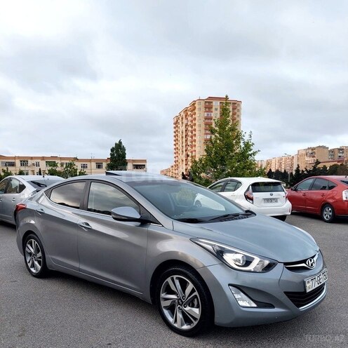 Hyundai Elantra-19