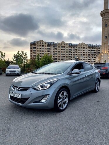 Hyundai Elantra-17