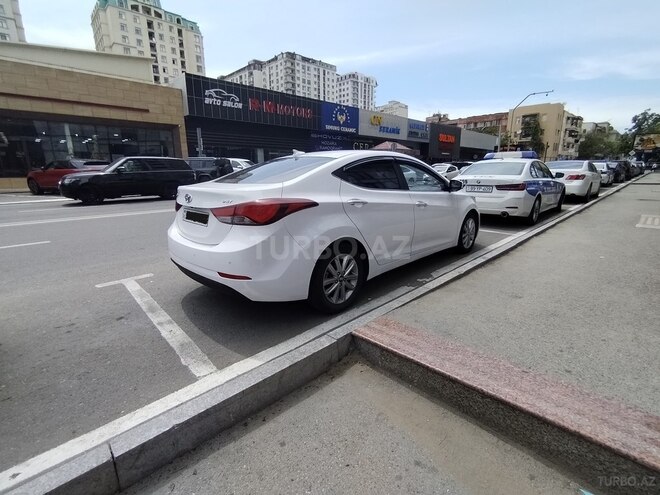 Hyundai Avante-5