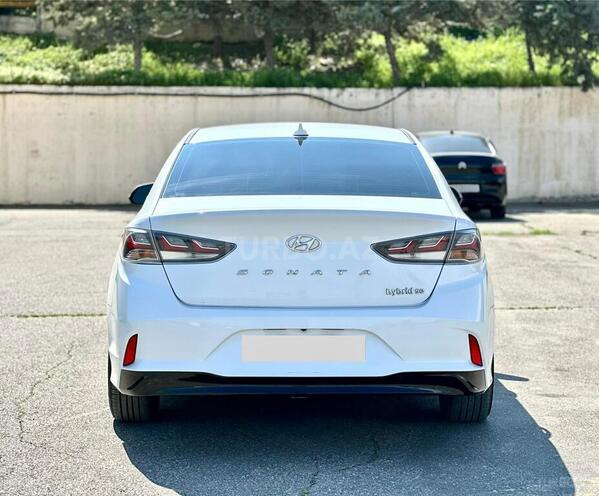 Hyundai Sonata-13