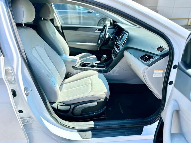 Hyundai Sonata-2
