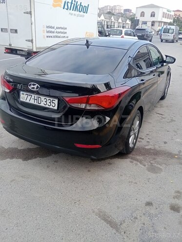 Hyundai Elantra-6