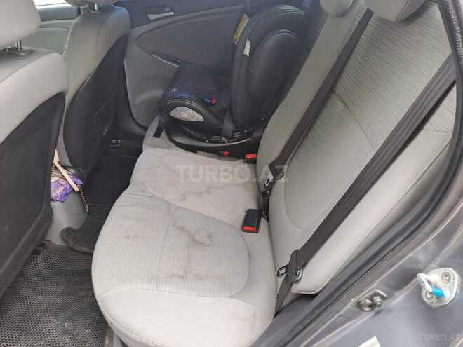 Hyundai Accent-9