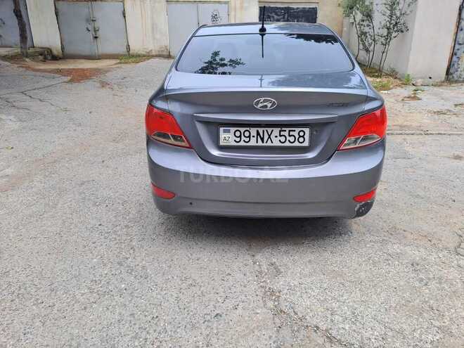 Hyundai Accent-5