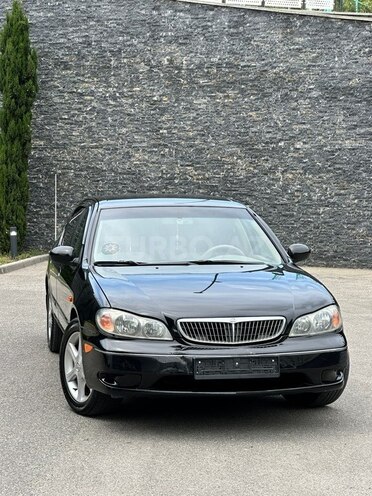 Nissan Maxima-1