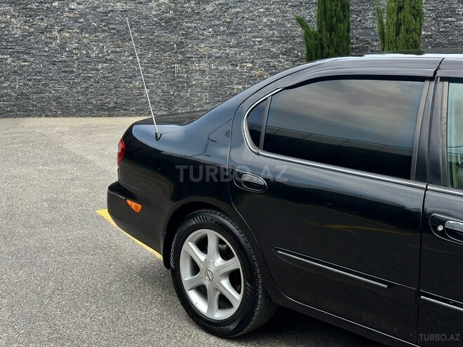 Nissan Maxima-5