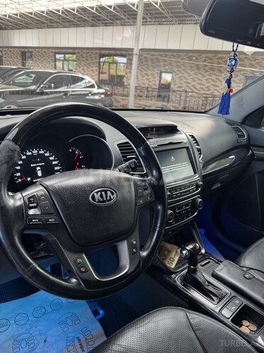 Kia Sorento-11