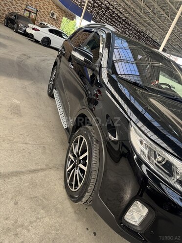Kia Sorento-16