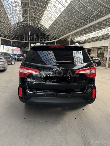 Kia Sorento-13