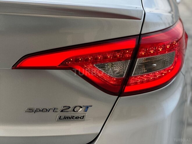 Hyundai Sonata-12