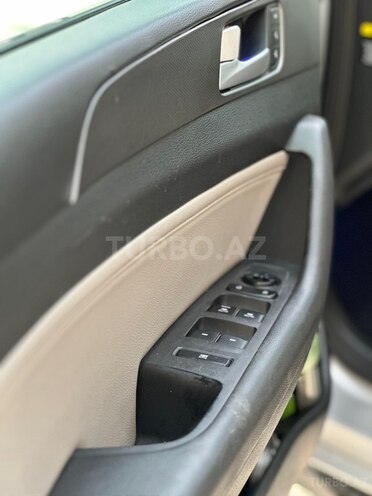 Hyundai Sonata-18