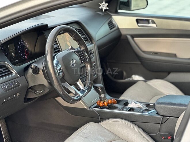 Hyundai Sonata-19