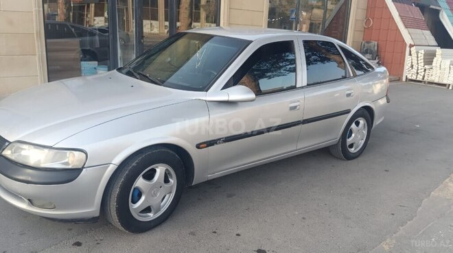 Opel Vectra-4