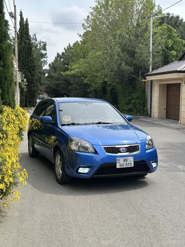 Kia Rio-4