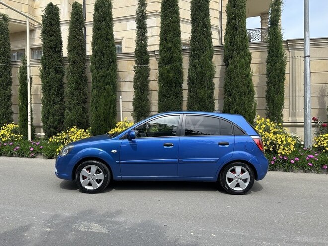 Kia Rio-5