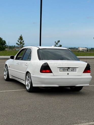 Mercedes C 200-8