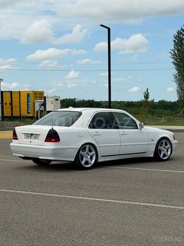 Mercedes C 200-10