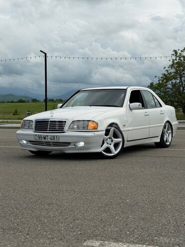 Mercedes C 200-1